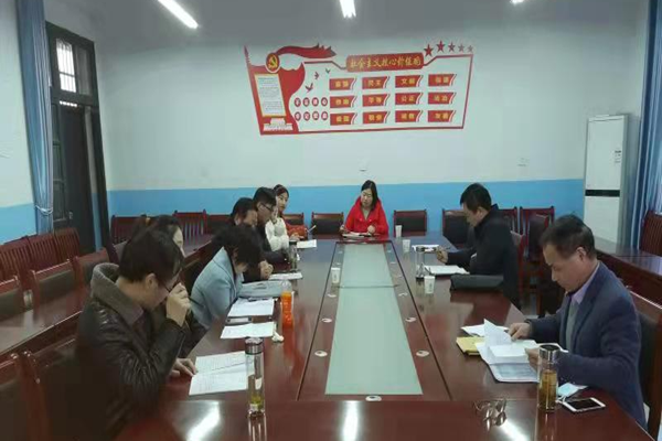 �]���h�����(zh��n)�����ЌW(xu��)���pУ(li��n)�Ӿ۽���(y��u)�|(zh��)�n�ã��R�ąf(xi��)���䌍���p�p������