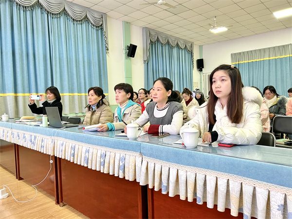 �Ϸ��д����׽������F���ͷֈ@���n���OӋ�@��ɫ չʾ�����ٰl(f��)չ