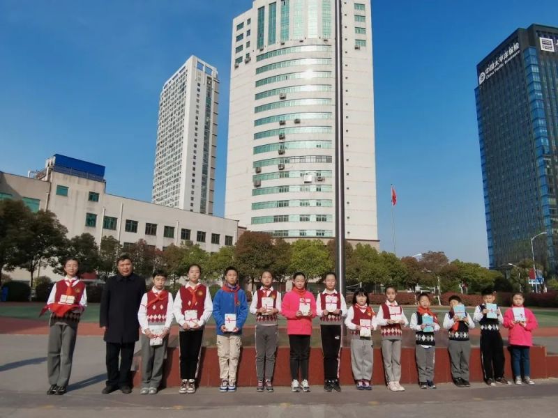 �L��·�ڶ�С�W(xu��)�ྰ��У�^(q��)�e�С���x�c(di��n)���ǻۣ����㳣�鳯�ء��ڶ����x����(ji��)����(d��ng)�xʽ