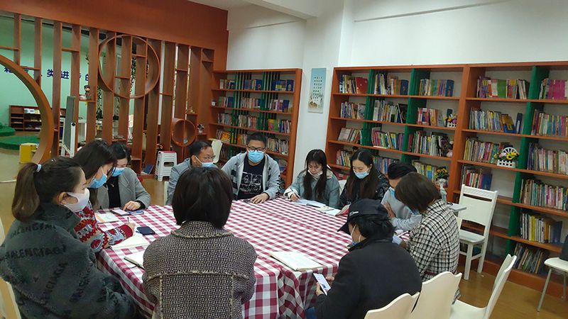�Ϸ������b��С�W(xu��)���AͥУ�^(q��)���̌W(xu��)��·�̞鏽����������������