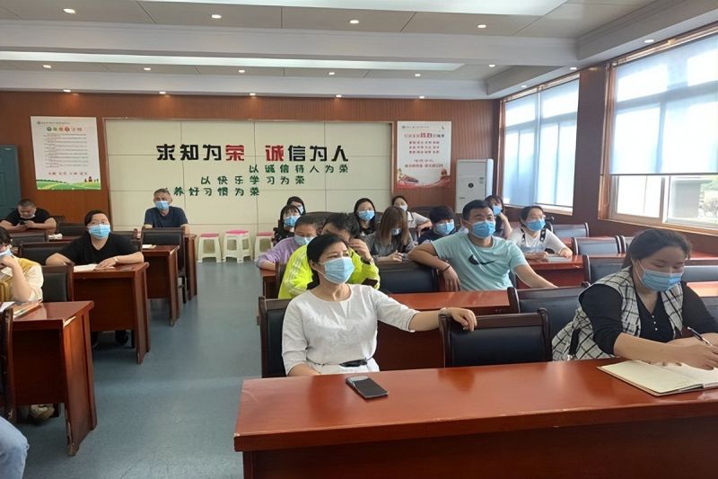 �Ϸ�������·С�W(xu��)�s�ǻ��@��У�_չ��Ϣ2.0��Ӗ(x��n)