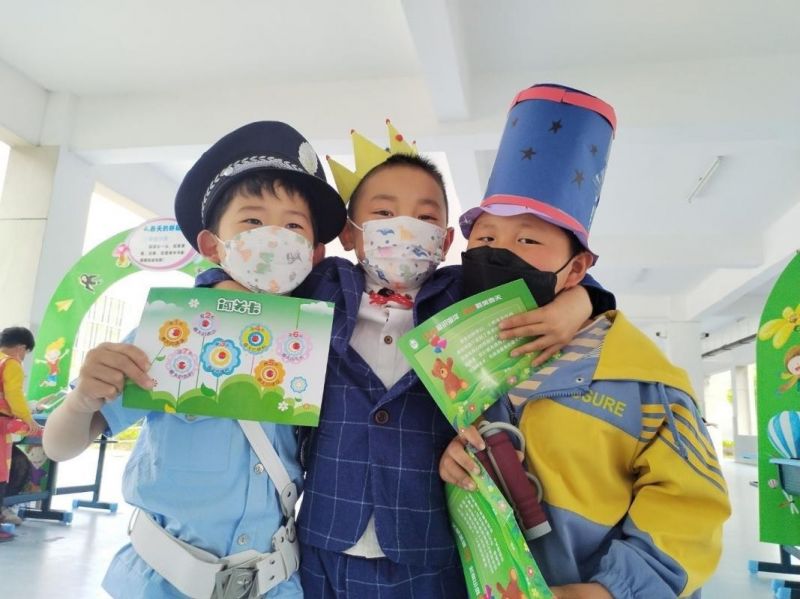 �Ϸʎ�����С�������F(tu��n)�L�S��У�e�ЌW(xu��)�����B(y��ng)��(ji��)