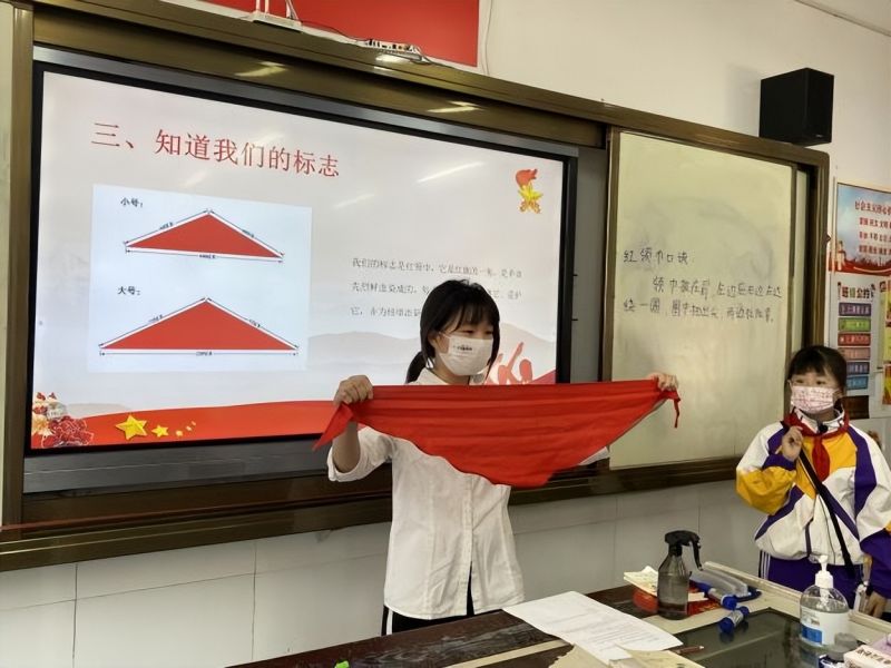 �Ϸ������b��С�W(xu��)���AͥУ�^(q��)�_չһ�꼉(j��)�(du��)ǰ�������(d��ng)