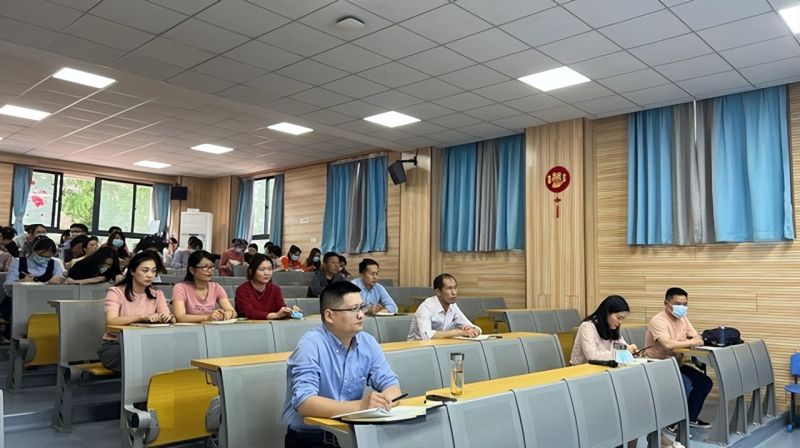 �Ϸ����L(zh��ng)��С�mͤ�������mͤ���v�á��������������V�����h(yu��n)