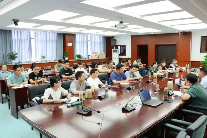 �Ϸ������e�ЌW������Ƹ�΃xʽ�ߌW�ƽM���O��Ӗ���h