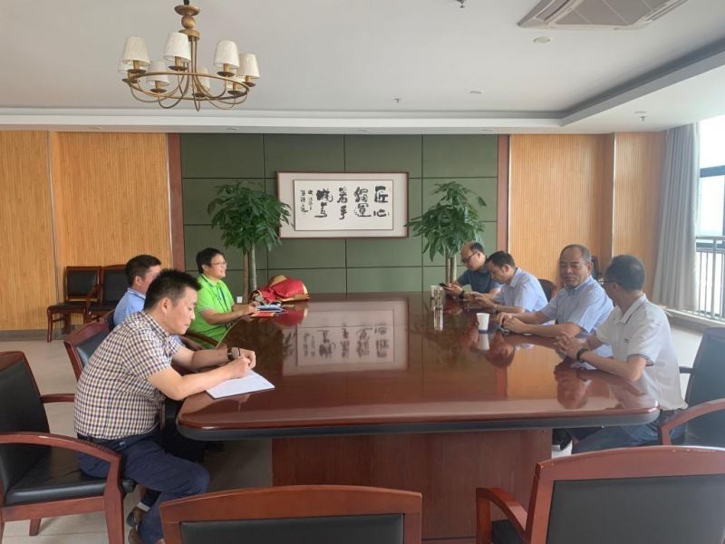 �Ϸ��о��I(l��ng)��(d��o)��У���Lο��(w��n)�Ϸʹ��I(y��)�W(xu��)У��(y��u)��̎�����