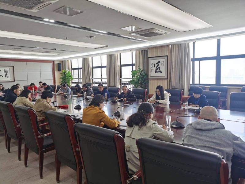 �Ϸʹ��I(y��)�W(xu��)У���_���c���ڎ�����У��������΄����м��������Õ�
