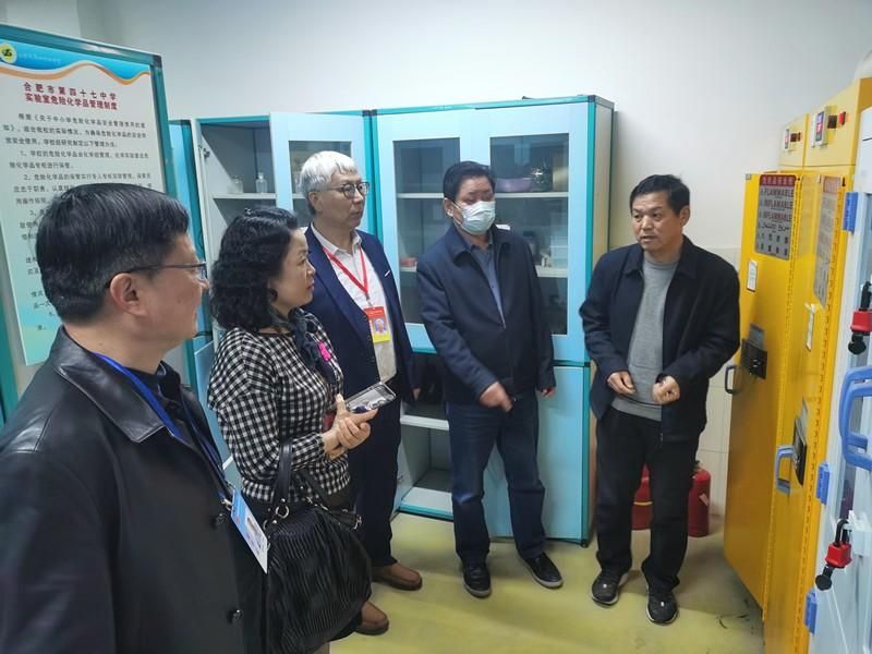 �Ϸ��е���ʮ���ЌW(xu��)�����W(xu��)���I(l��ng) ��(y��u)�|(zh��)�l(f��)չ