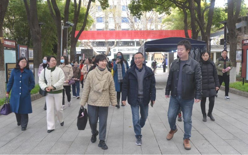 �Ϸʹ��I(y��)�W(xu��)У���̌W(xu��)�������θ��Ͼ�ؔ��(j��ng)�ߵ��I(y��)���g(sh��)�W(xu��)�����콻��