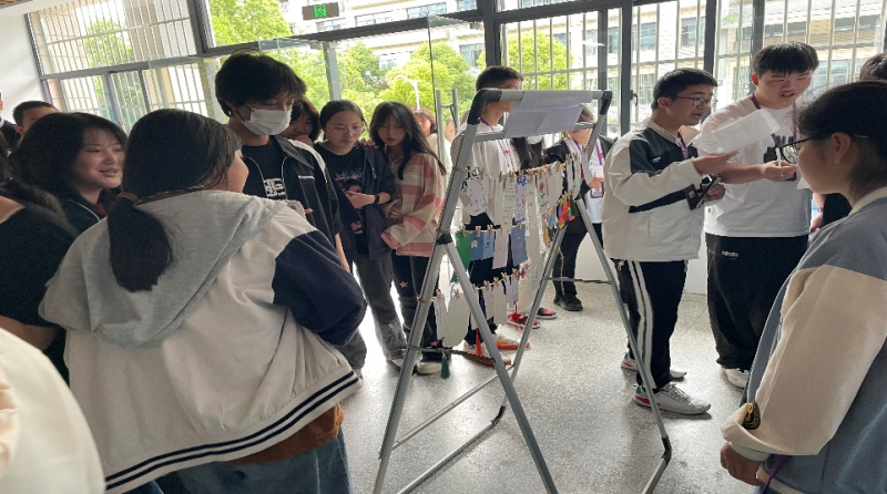 �Ϸʹ��I(y��)�W(xu��)�����ڄ�(d��ng)�T�������̡�ϵ�л��(d��ng)֮Ӣ�Z(y��)��(sh��)��������ِ