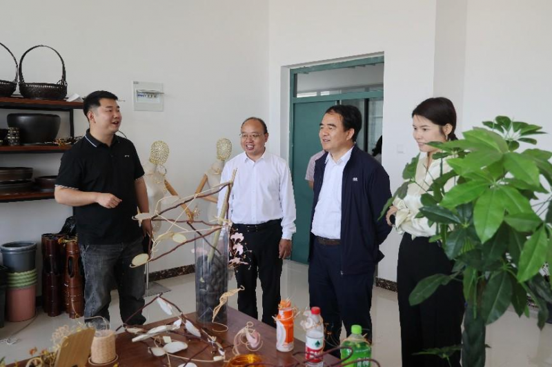 �Ϸʹ��I(y��)�W(xu��)У�I(l��ng)��(d��o)���Ӹ������I(y��)���g(sh��)�W(xu��)Ժ�_(k��i)չ��(du��)��(bi��o)�W(xu��)��(x��)