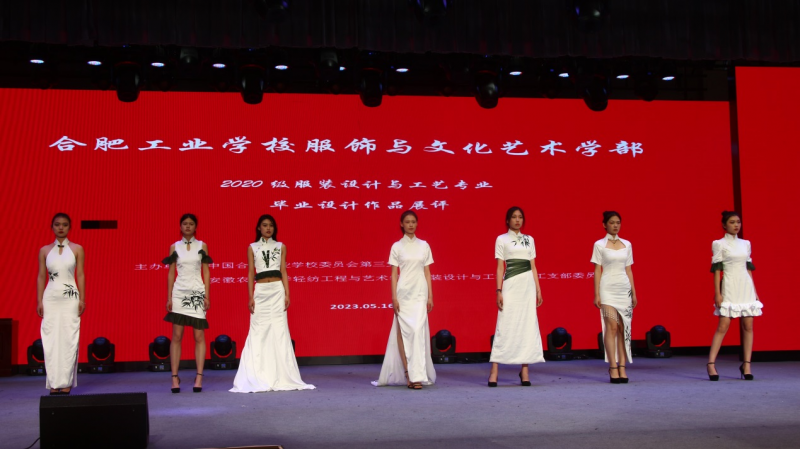 �Ϸʹ��I(y��)�W(xu��)У��W(xu��)���A�M�e�k20��(j��)���I(y��)�O(sh��)Ӌ(j��)��Ʒչ
