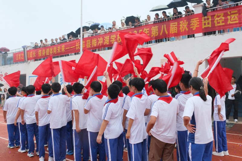 ÷�_���W(xu��)У����(chu��ng)��(sh��)�`�������e��ǧ���W(xu��)�ӹ��L���wʢ��