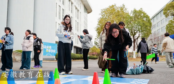 ����ؔ(c��i)�Q(m��o)�I(y��)�W(xu��)Ժ�e�k��3��15���������M(f��i)�ߙ�(qu��n)�汣�o(h��)���������M(j��n)У�@���(d��ng)