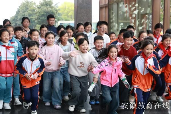 ���c���_չ���l(xi��ng)��W(xu��)����������ò�����}�������(d��ng)